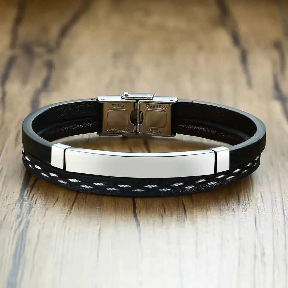 Bracelet cordon en cuir et acier inoxydable variante argent vue de face.