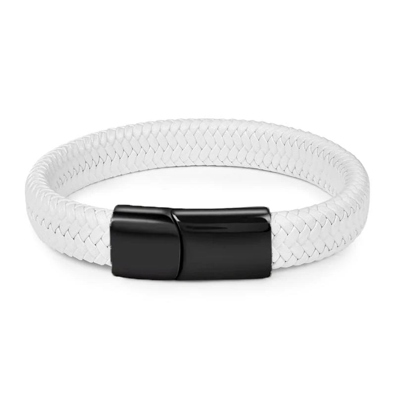Bracelet en cuir tressé blanc et acier inoxydable 316L noir sur fond blanc.