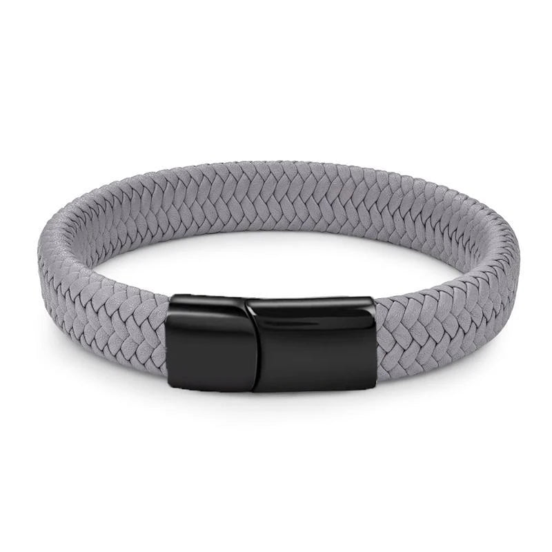 Bracelet en cuir tressé gris et acier inoxydable 316L noir sur fond blanc.