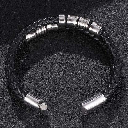 Bracelet homme en cuir tressé noir et acier inoxydable plaqué titane blanc vue de dos.