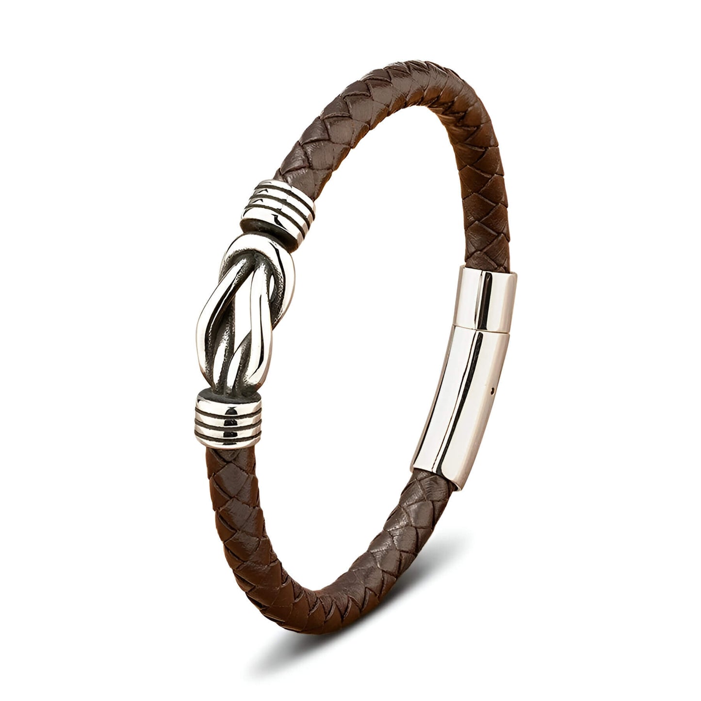 Bracelet liaison nœud argenté en cuir marron tressé et acier inoxydable plaqué titane sur fond blanc.