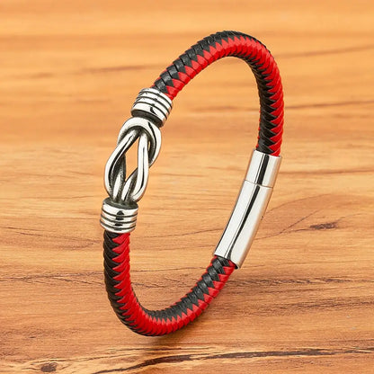Bracelet liaison nœud argenté en cuir  noir&rouge tressé et acier inoxydable plaqué titane debout.