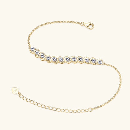 Bracelet maille fluide en argent 925 plaqué or jaune et diamants étincelants vue du dessus.