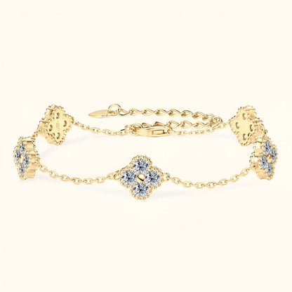 Bracelet maille trèfle porte-bonheur en argent 925 plaqué or jaune lumineux et diamants vue de face.