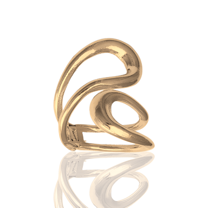 Bracelet manchette ajustable en or jaune sur fond blanc.