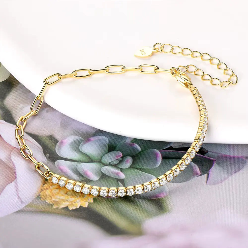 Bracelet semi-tennis maille cheval 2mm d'épaisseur en argent 925 plaqué or jaune et diamants à plat.