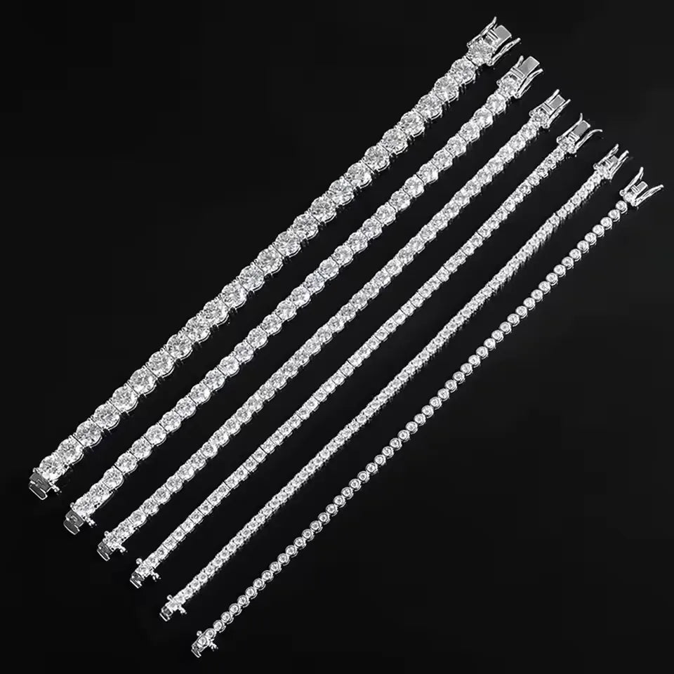 Bracelet tennis en argent 925 plaqué or blanc et diamants synthétiques toutes les variantes à plat.