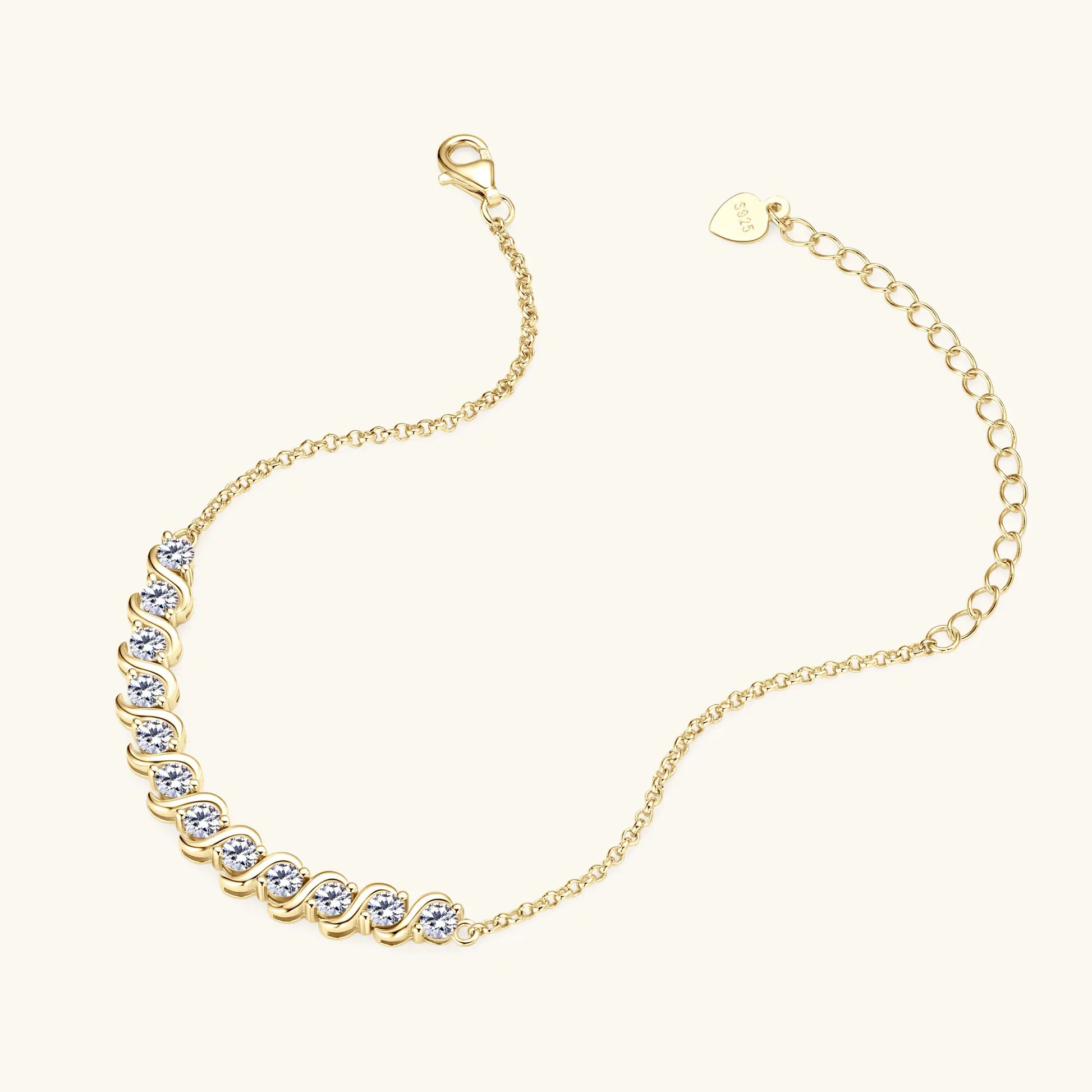 Chaîne fluide en argent 925 plaqué or jaune et diamants synthétiques à plat.