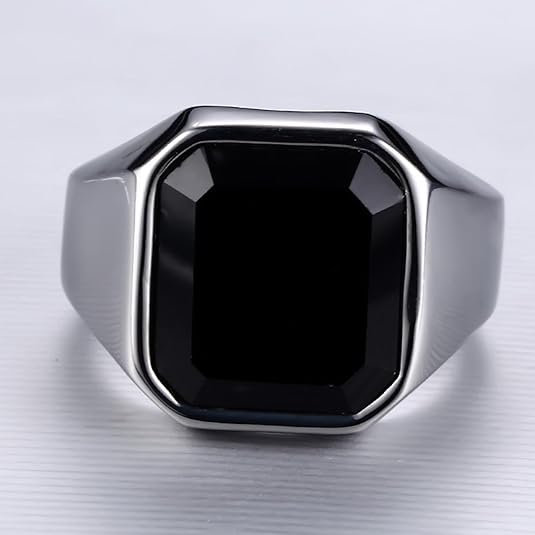 Chevalière polie en acier inoxydable plaqué or blanc vue de face.