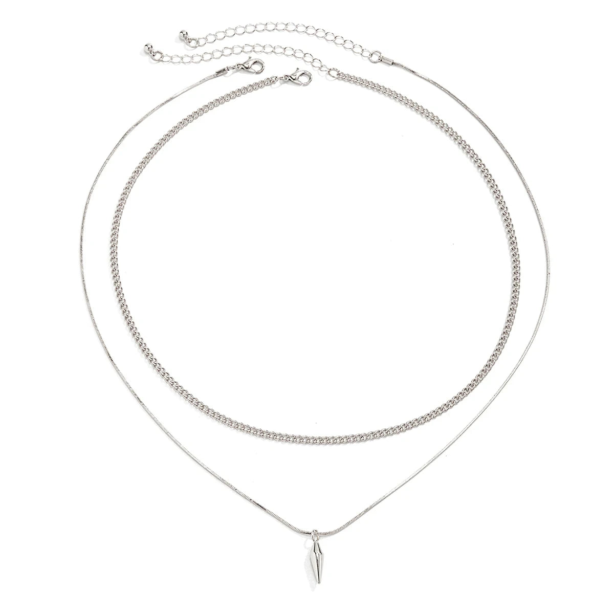 Collier double chaîne en acier inoxydable à plat.