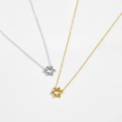 Colliers étoile de david en argent 925 plaqué or jaune et diamants à plat.