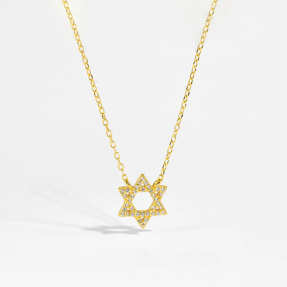 Collier étoile de david en argent 925 plaqué or jaune et diamants vue de face.