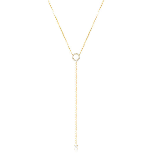 Collier lariat Miravelle en argent 925 plaqué or jaune et diamants sur fond blanc.