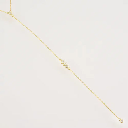 Collier long pendentif chaîne doré en argent 925 plaqué or jaune chaleureux et diamants étiré à plat.