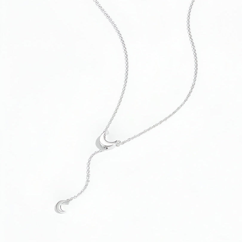 Collier sautoir lune amovible en argent 925 plaqué or blanc vue de côté.