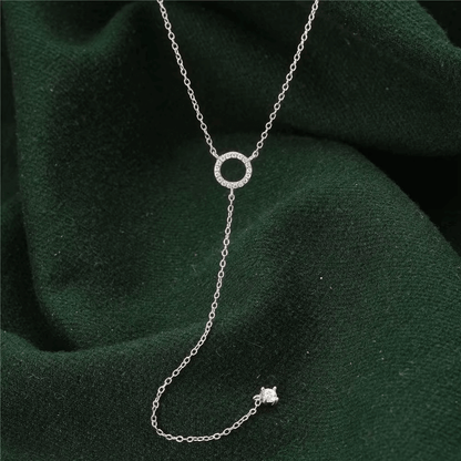 Collier Y en argent sterling 925 plaqué or blanc et diamants vue de face.