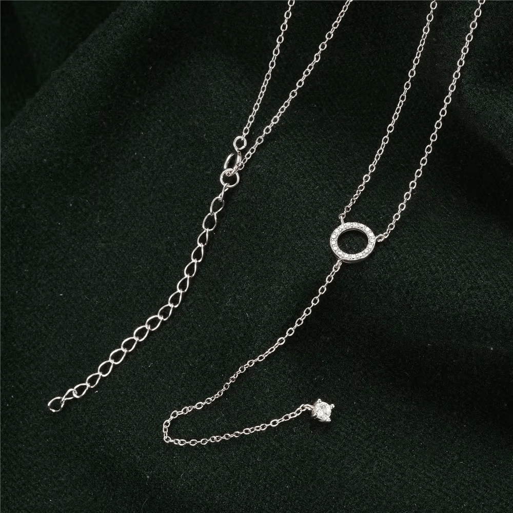 Collier Y en argent 925 plaqué or blanc délicat et diamants à plat.