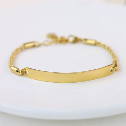 Gourmette maille torsadée en acier inoxydable plaqué or jaune vue de face.