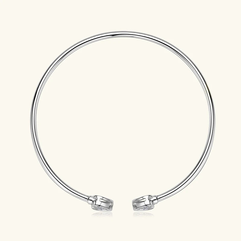 Jonc double cœur argenté Elvaëlys en argent 925 plaqué or blanc et moissanites vue du dessus.