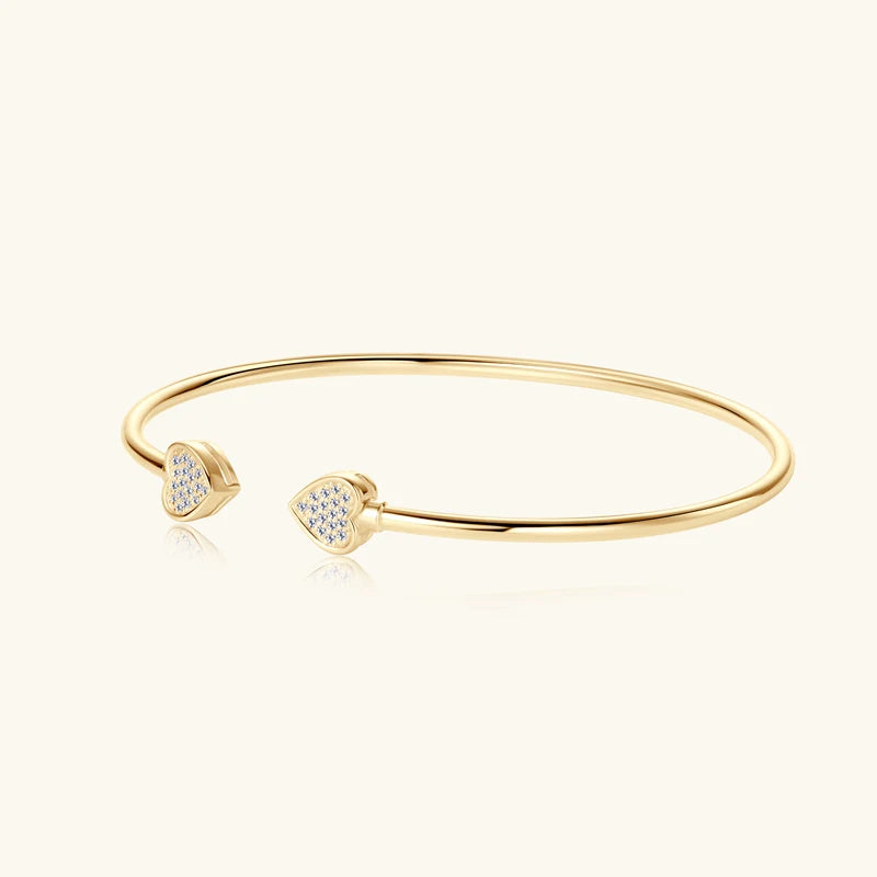 Jonc duo cœur doré en argent 925 plaqué or jaune et diamants en moissanite scintillants vue de côté.