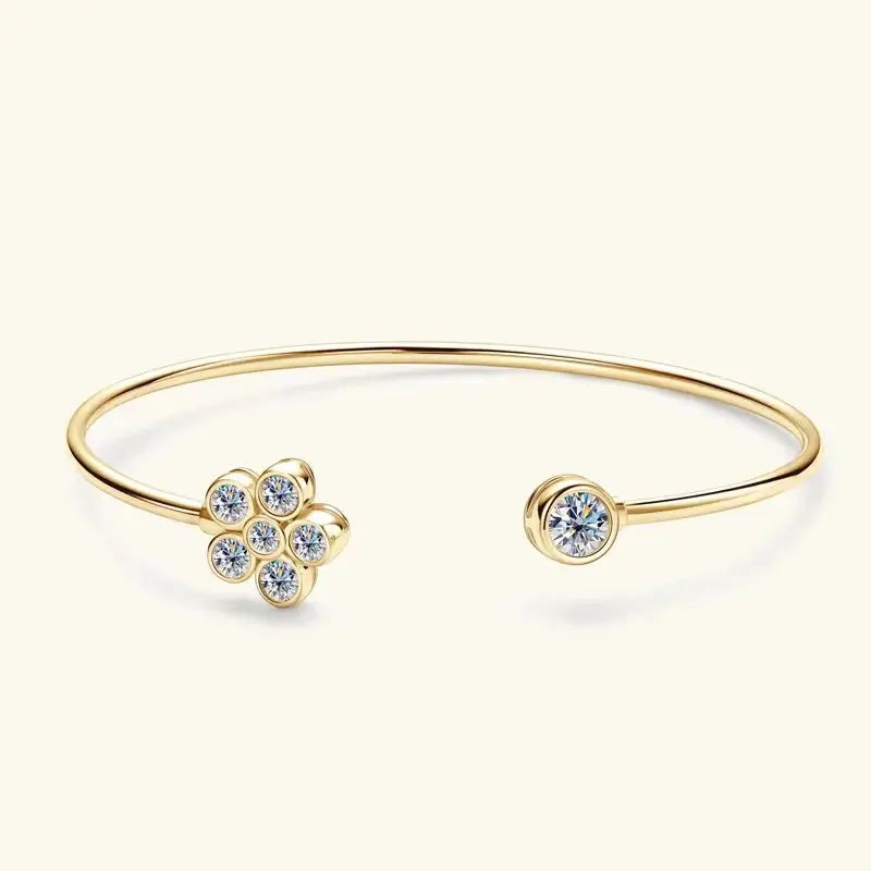 Jonc floral en argent 925 plaqué or jaune lumineux et diamants scintillants vue de face.