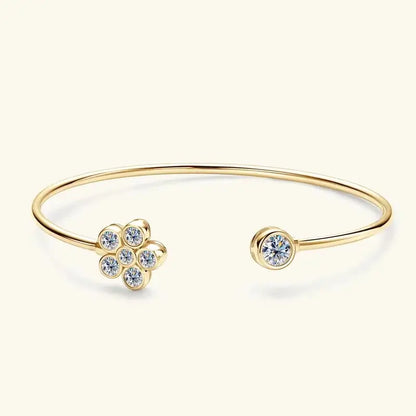 Jonc floral en argent 925 plaqué or jaune lumineux et diamants scintillants vue de face.