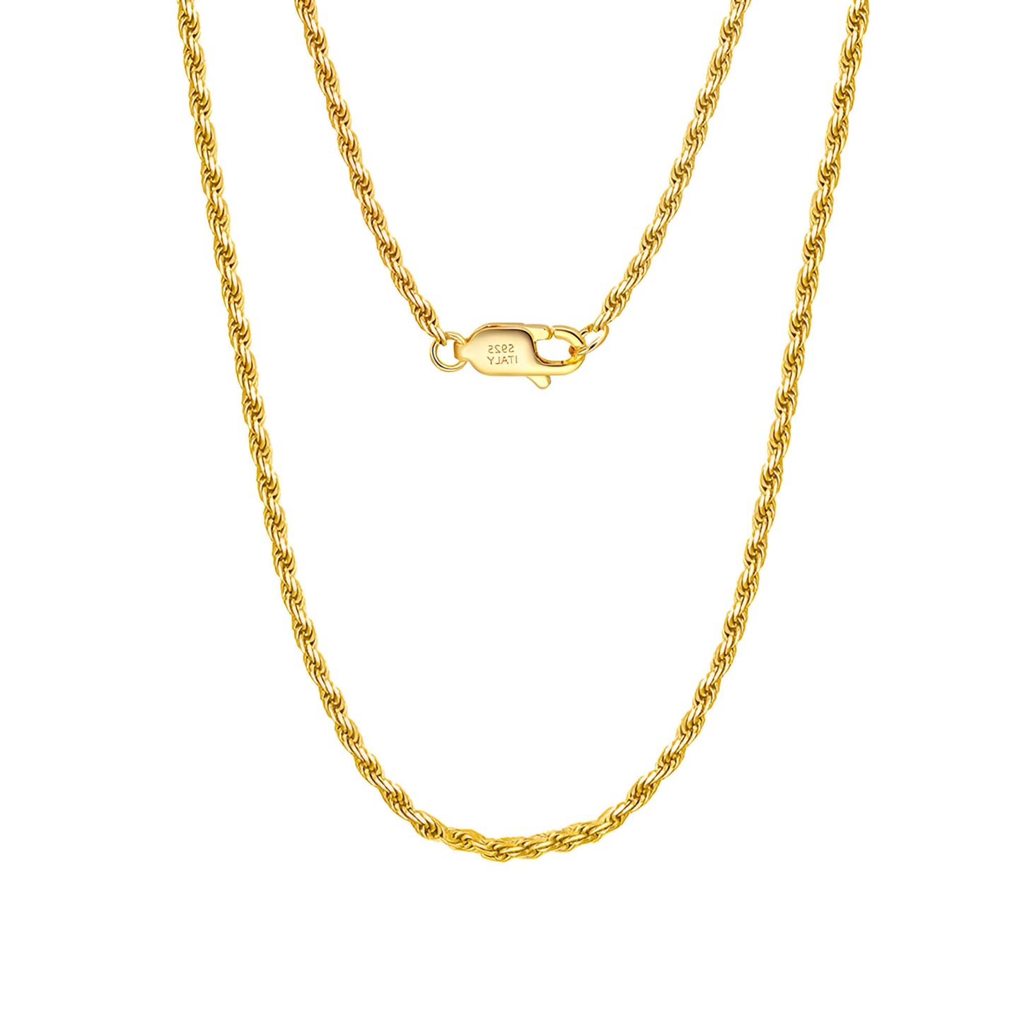 Maille torsadée en argent 925 plaqué or jaune sur fond blanc.