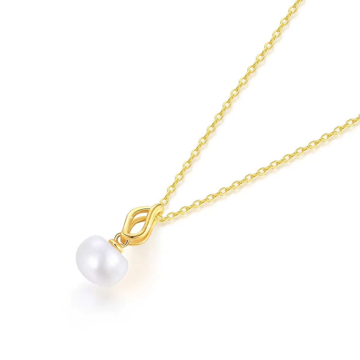 Pendentif flamme dorée Nérhi en or jaune 18K chaleureux et perle naturelle nacrée posé.