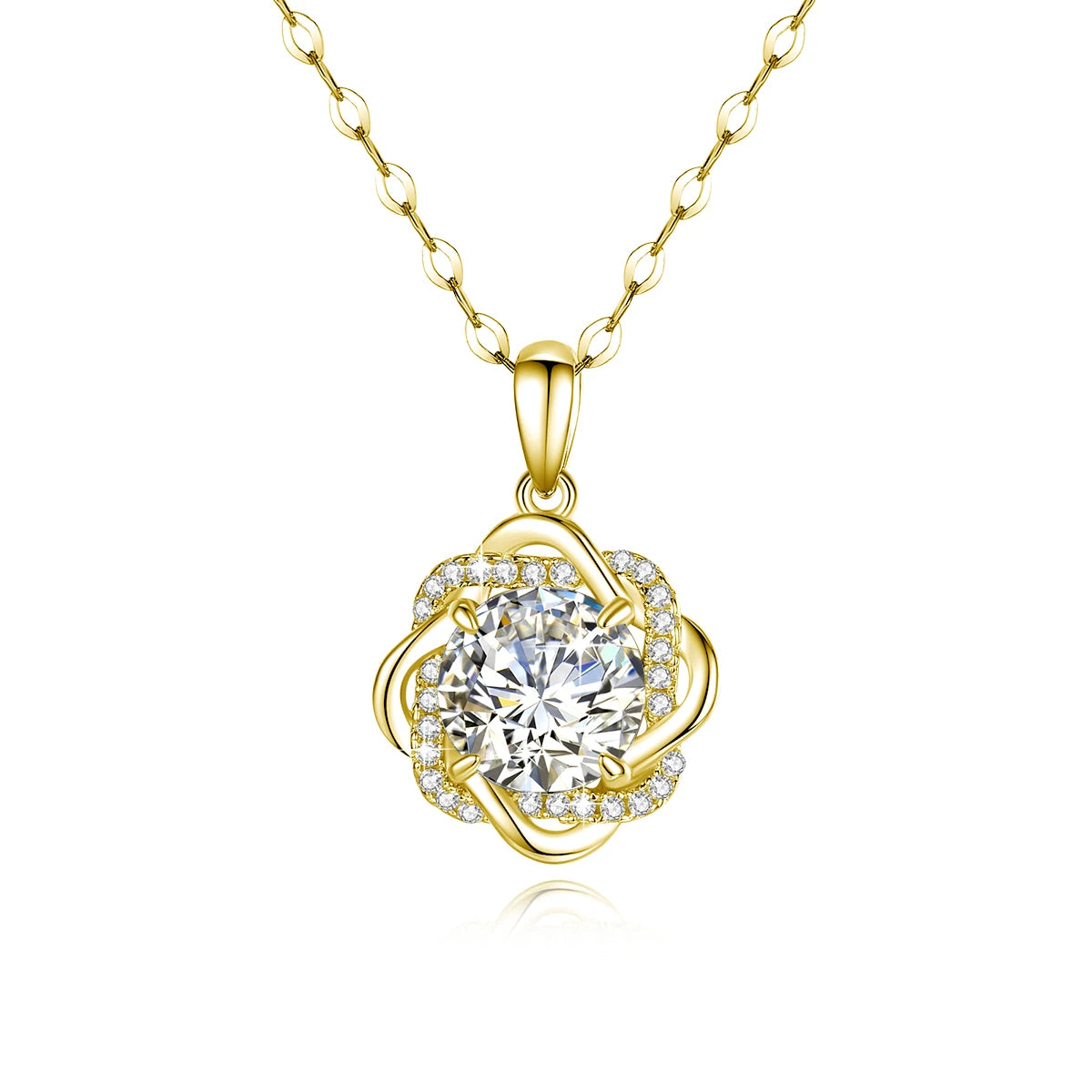 Collier fleur doré en or jaune orné d'un pendentif serti de diamants naturels en zircon et d'un diamant synthétique en moissanite sur fond blanc.