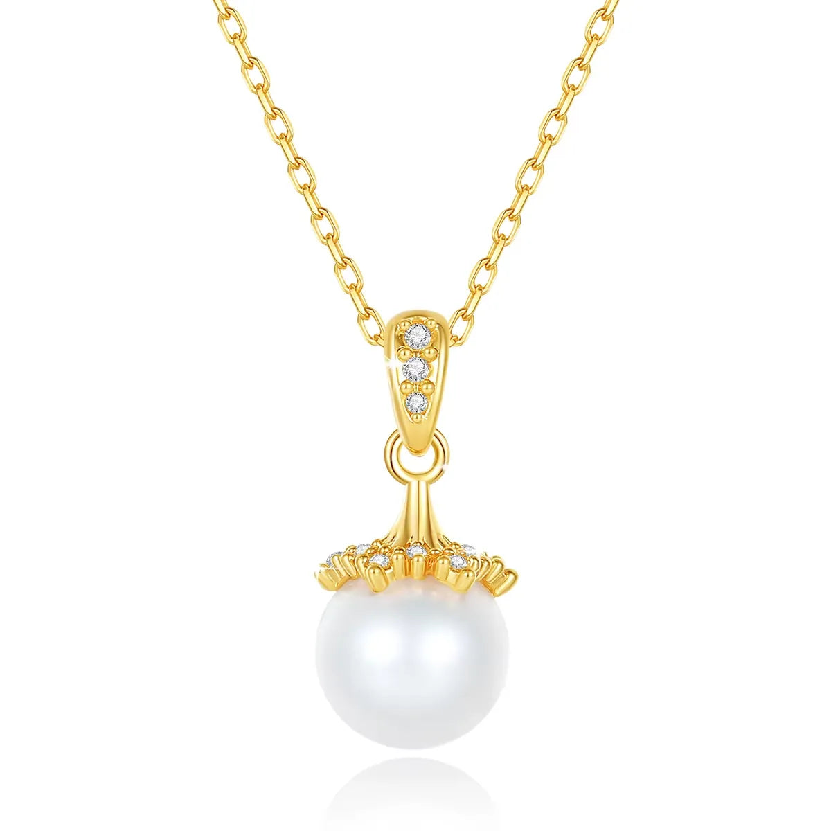 Pendentif lampe perlé en or jaune et diamants synthétiques sur fond blanc.