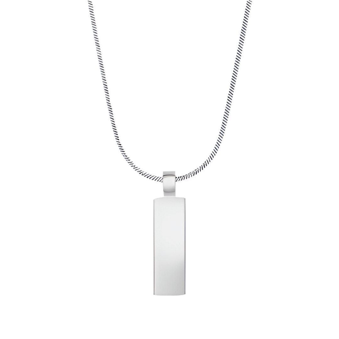 Pendentif rectangulaire en acier inoxydable et or blanc sur fond blanc.