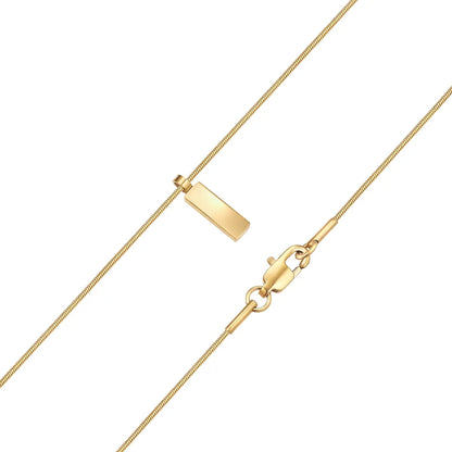 Pendentif rectangulaire en acier et or jaune vue sur le pendentif et le fermoir.