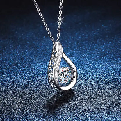 Pendentif teardrop Ophélia en argent 925 plaqué or blanc délicat et diamants naturels vue de côté.