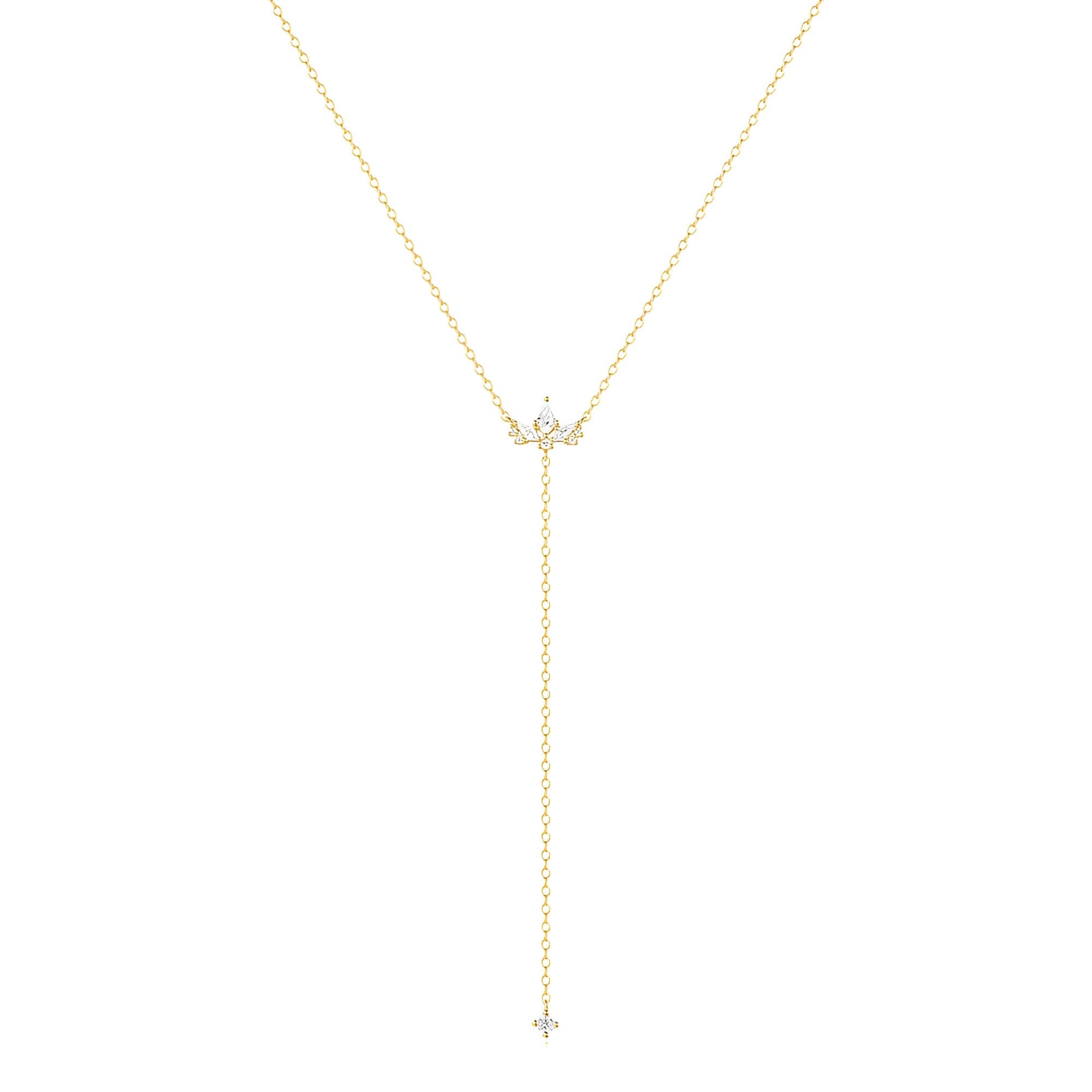 Sautoir fleur de lys Evenis en argent 925 plaqué or jaune et diamants sur fond blanc.