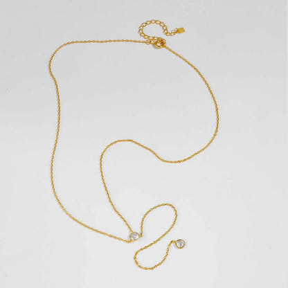 Sautoir long pendentif en argent 925 plaqué or jaune et diamants en zircon naturel à plat.