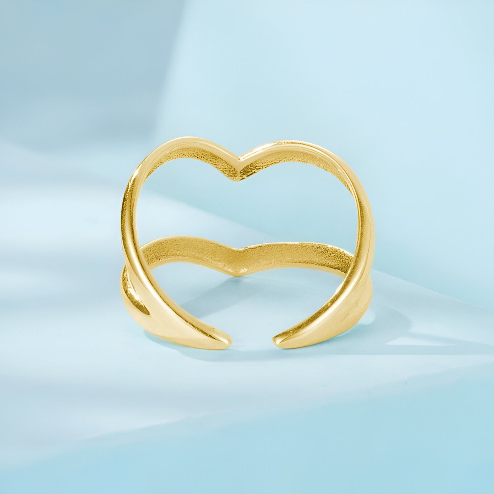 Vue arrière de la bague ouverte en or entaille simple, argent sterling 925 plaqué or 18K - Style unique et contemporain, La Petite Rebelle.